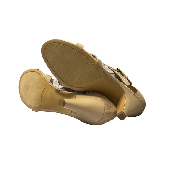 Bandolino Dreamer Sandals Heels Beige Patent Buckle Strap‎ Open Toe Shoe size 10 - Picture 6 of 6